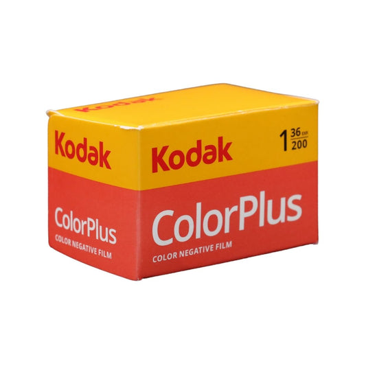 Kodak Colorplus 200 35mm Farbnegativfilm freigestellt auf weißem Hintergrund.